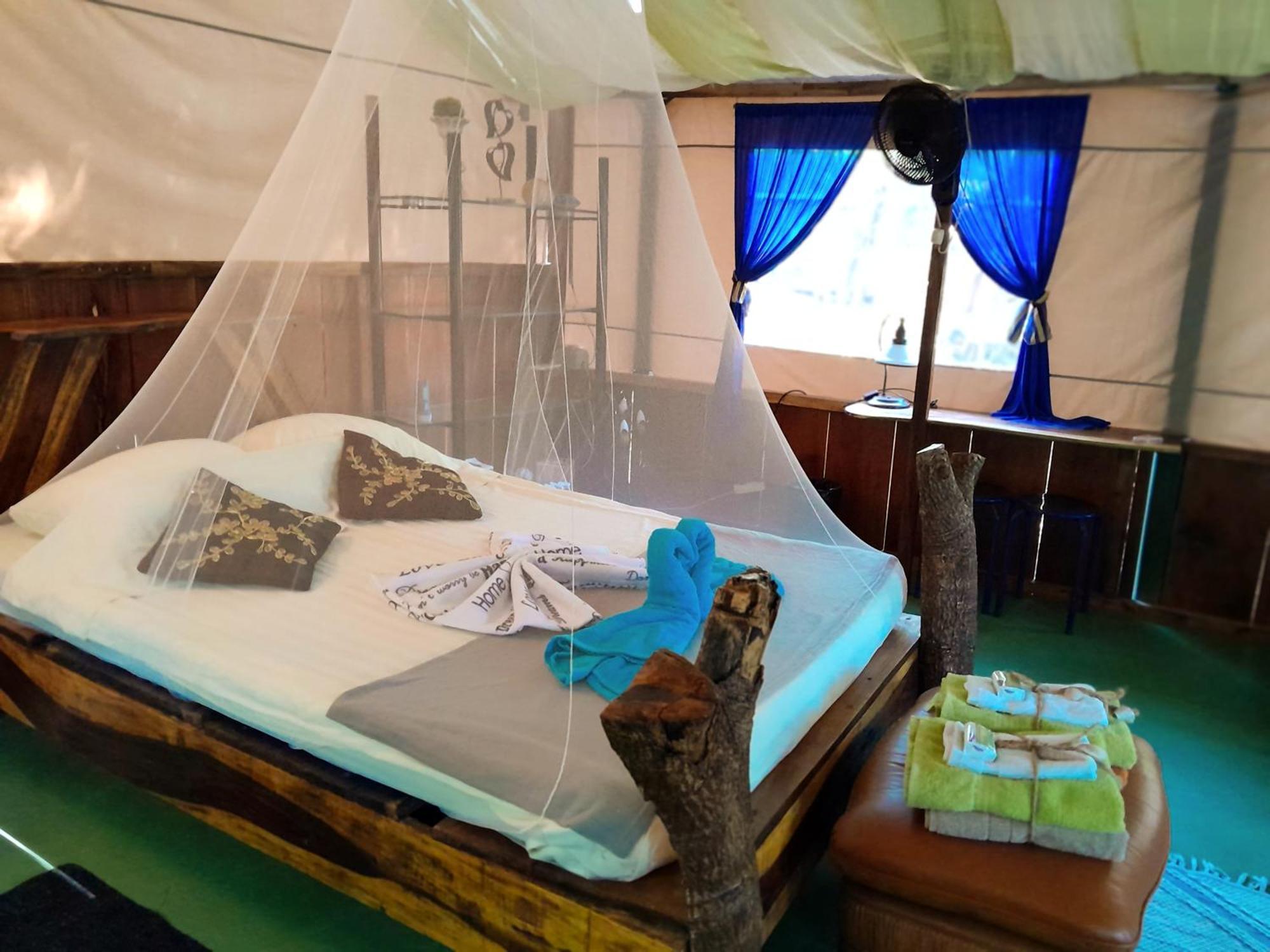 Fully Furnished Family Jungle Tent, Latino Glamping Paquera Hotel ภายนอก รูปภาพ